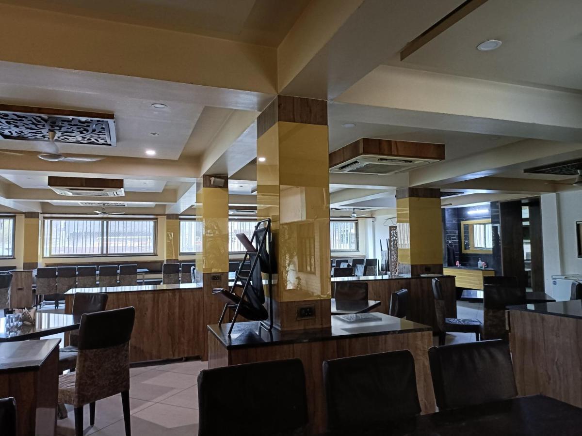 Hotel Royale Heritage Нашик Екстер'єр фото