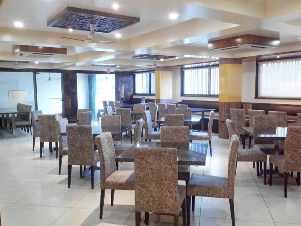 Hotel Royale Heritage Нашик Екстер'єр фото